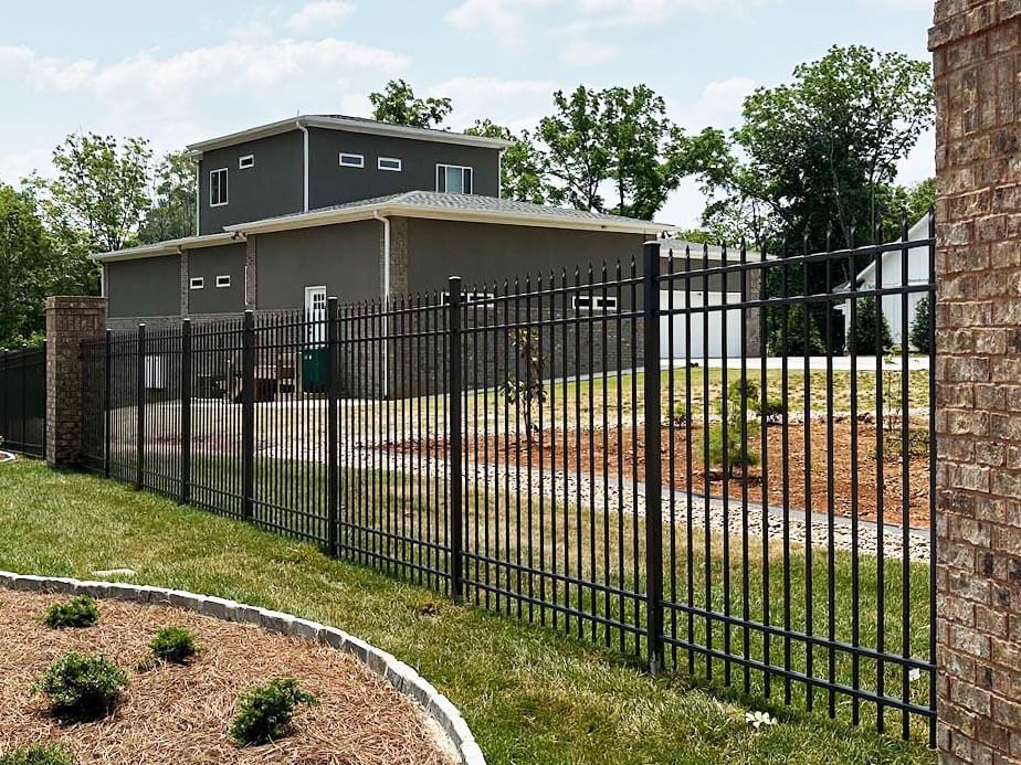 Aluminum Fence Contractor in Middle Tennessee